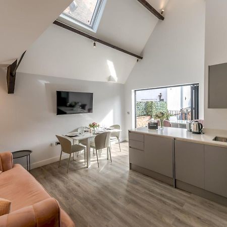 Pass The Keys Dahlia Contemporary Town Centre Apartment Shrewsbury Exterior photo
