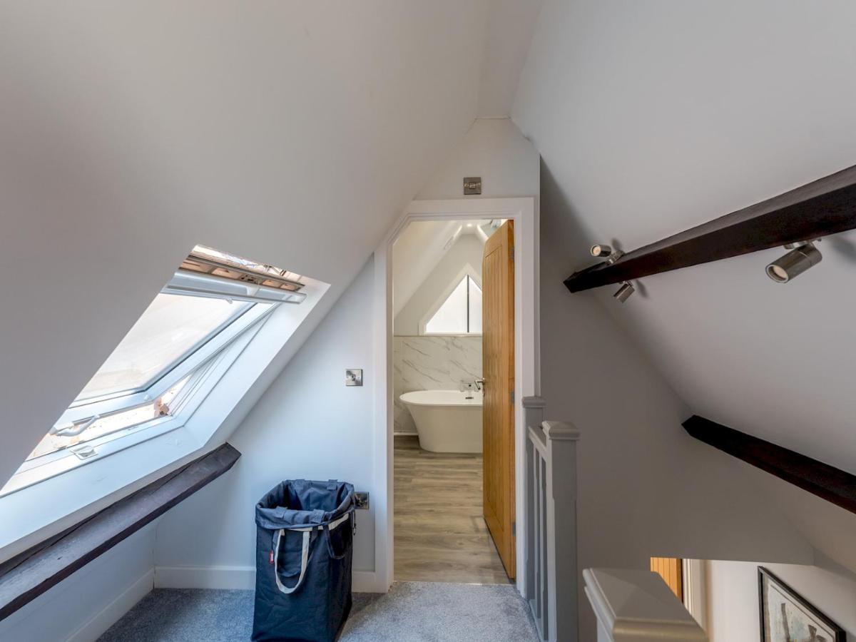Pass The Keys Dahlia Contemporary Town Centre Apartment Shrewsbury Exterior photo