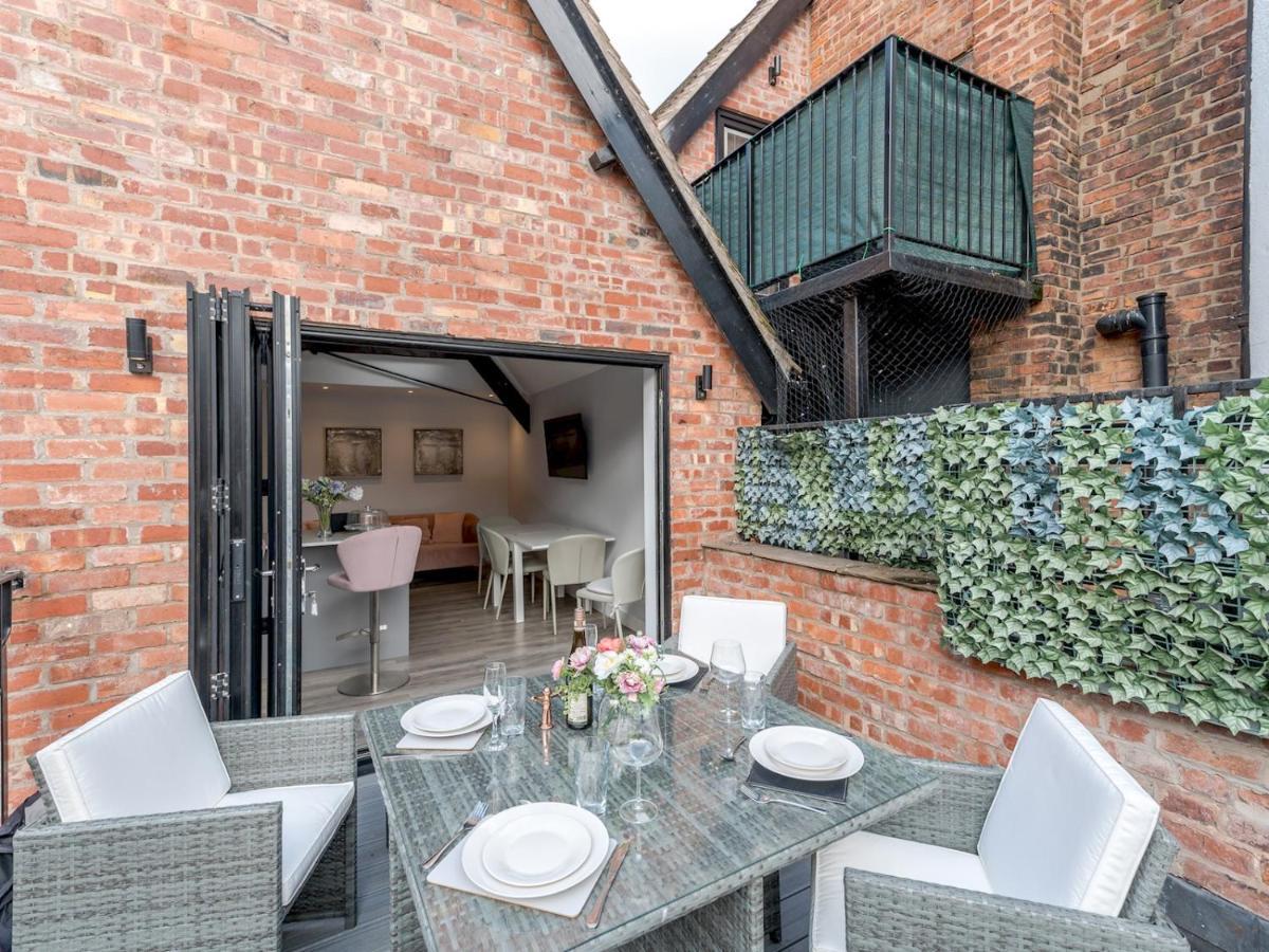 Pass The Keys Dahlia Contemporary Town Centre Apartment Shrewsbury Exterior photo