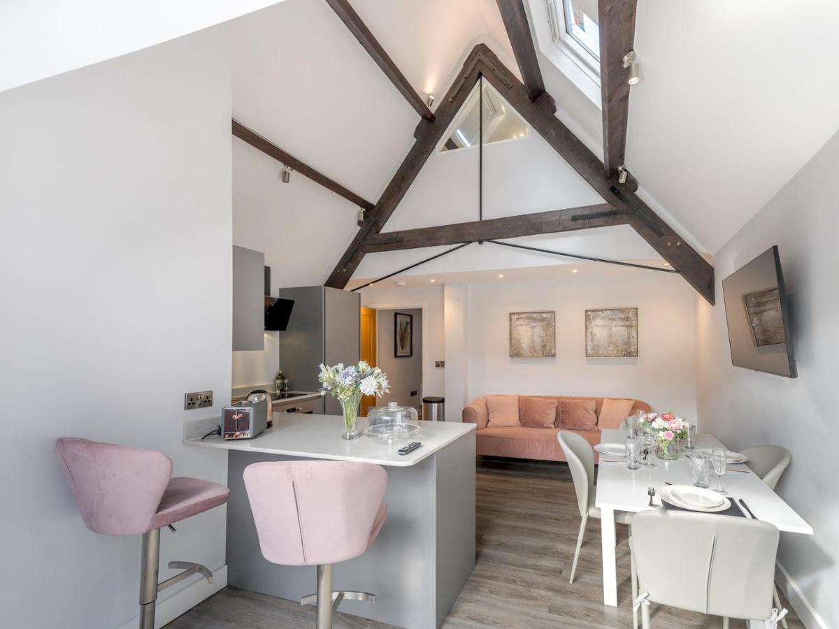 Pass The Keys Dahlia Contemporary Town Centre Apartment Shrewsbury Exterior photo