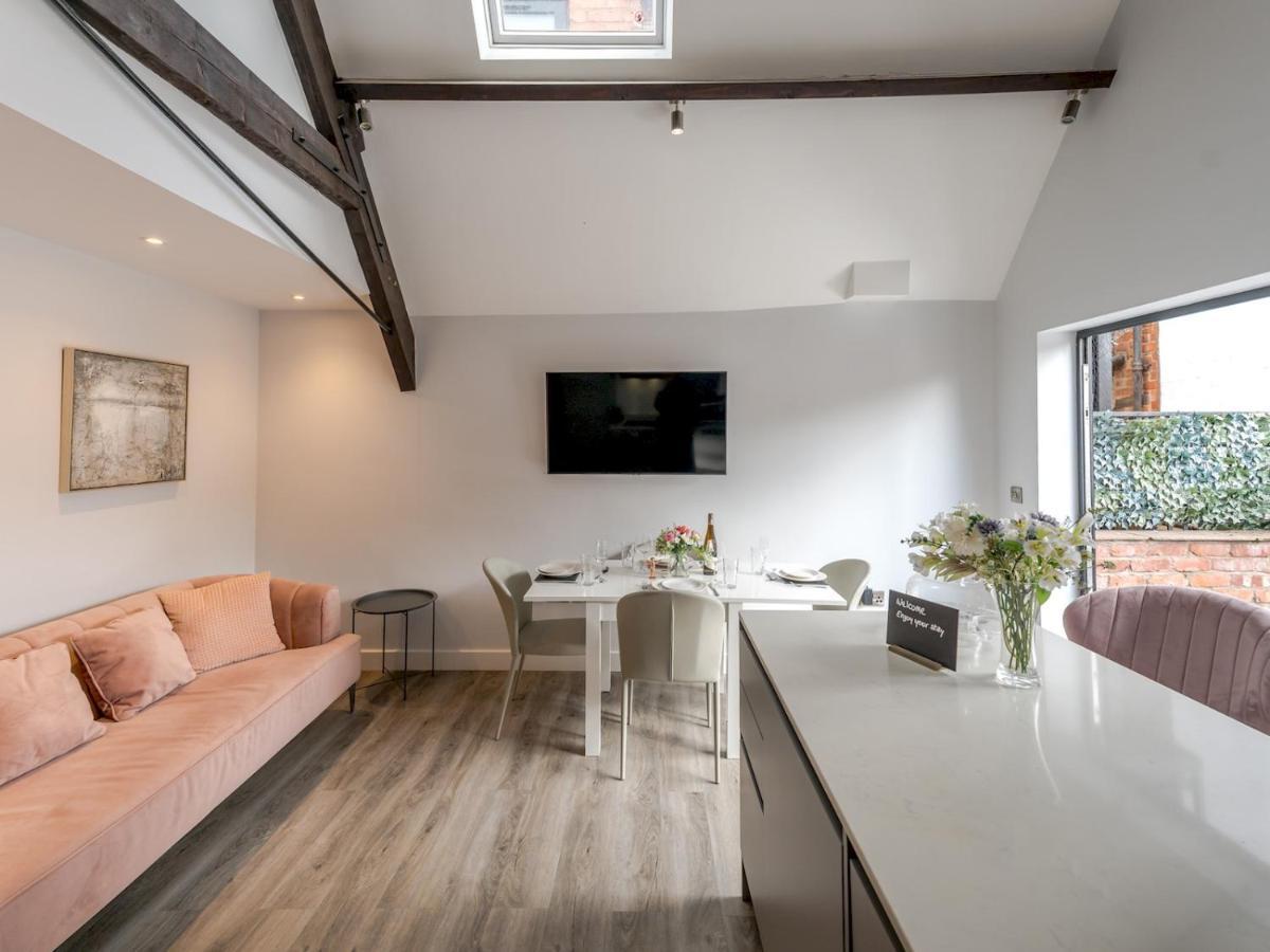 Pass The Keys Dahlia Contemporary Town Centre Apartment Shrewsbury Exterior photo
